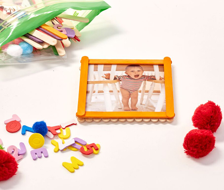 DIY: Fun frames using 4x4" prints to make with the kids!