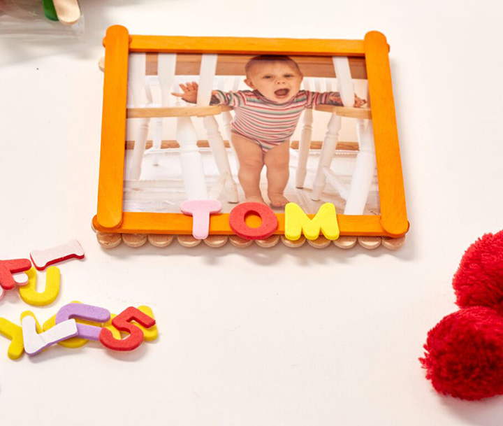 DIY: Fun frames using 4x4" prints to make with the kids!