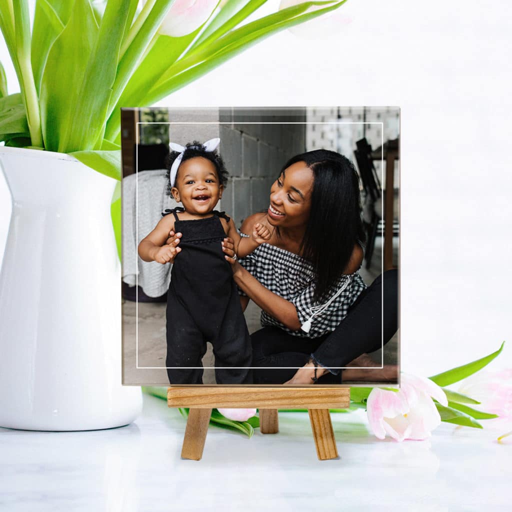 Photo tile showing mother and daughter