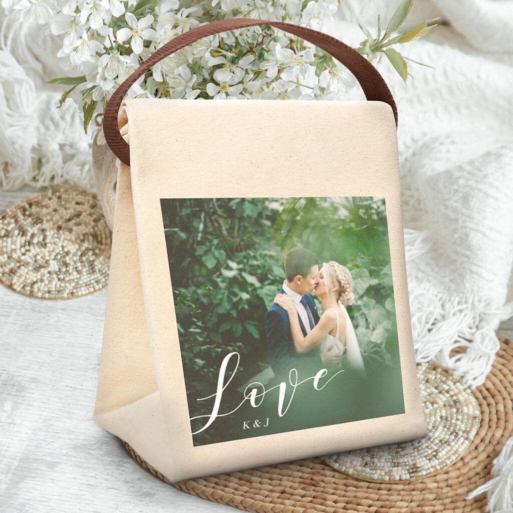 customize your very own lunch bag with pictures