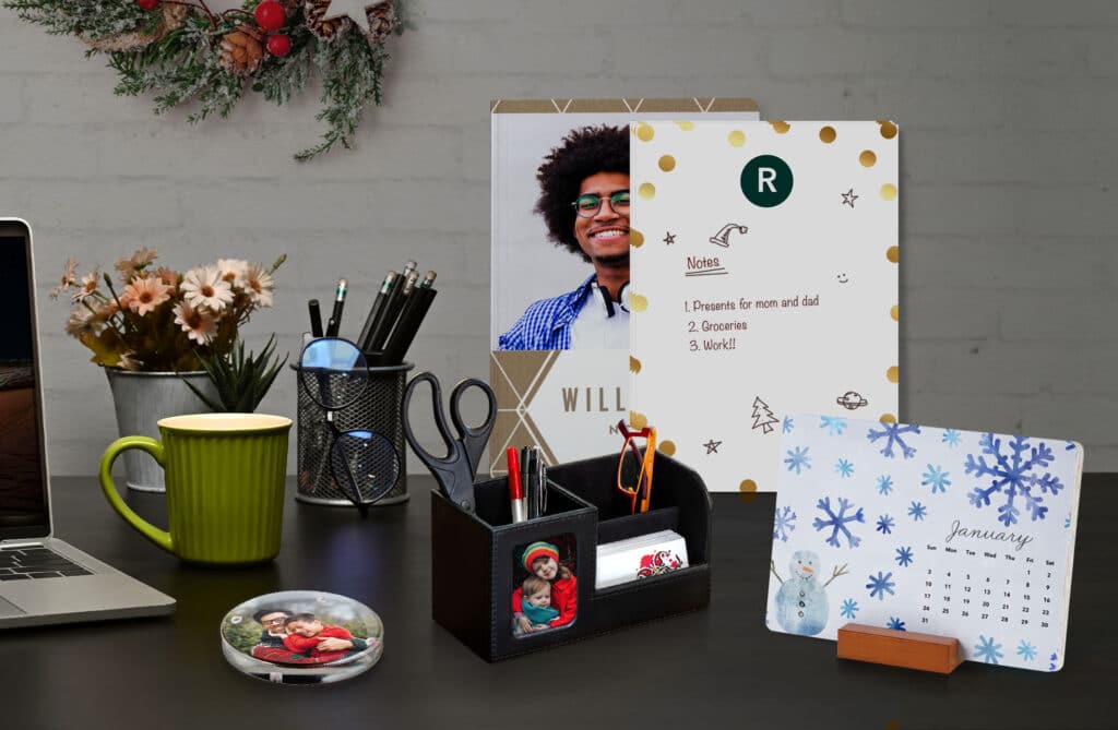 Create custom gifts for the homeworker. Make entrepreneurs happy with pictures printed onto desk sets and paperweights; create desktop calendars and custom stationery with Snapfish