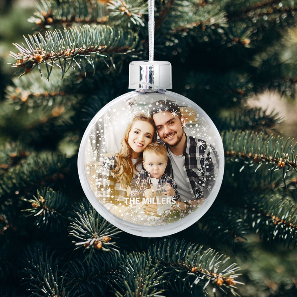 Add Some Unique Dazzle to Your Christmas Tree With Personalised Baubles